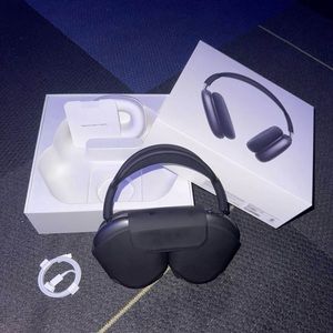 Apple AirPod maxes brand new used 2 times